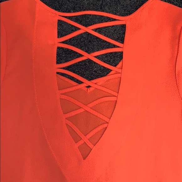 Like New light weight blouse. Great for summer! - Picture 4 of 4